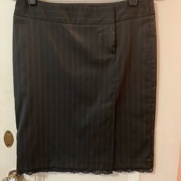 Sisley women’s pinstripe 2pc Suit - Picture 4 of 6